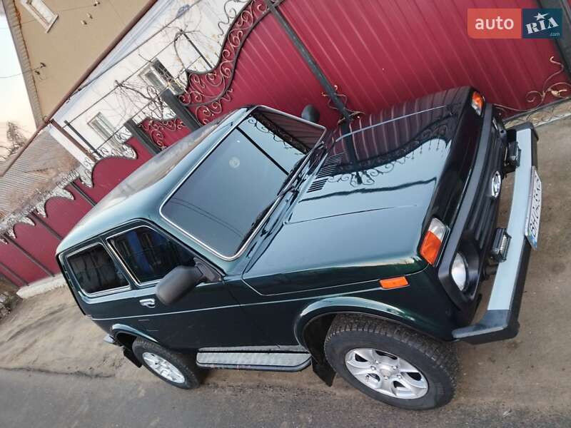Внедорожник / Кроссовер ВАЗ / Lada 21213 Niva 2004 в Захарьевке