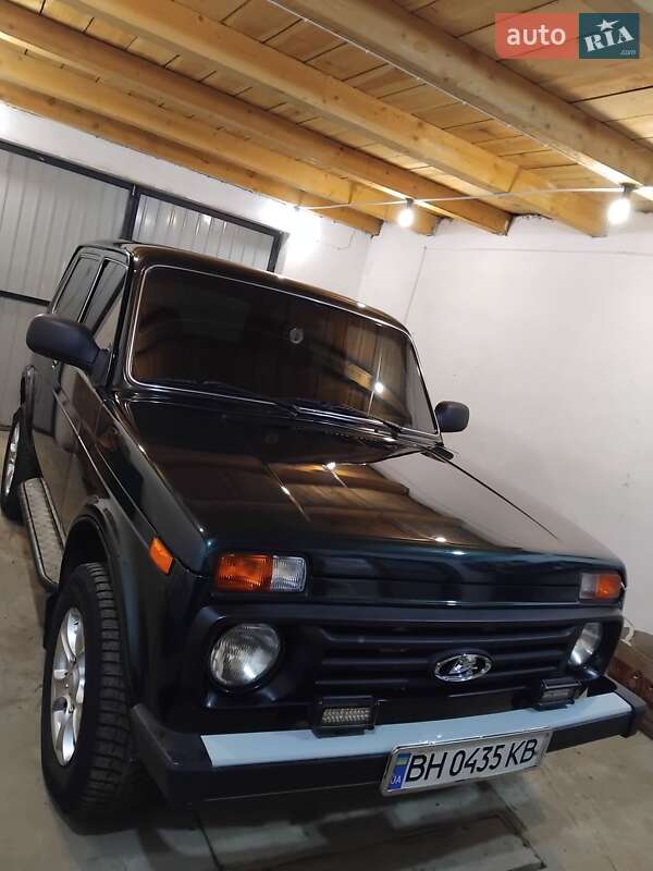Внедорожник / Кроссовер ВАЗ / Lada 21213 Niva 2004 в Захарьевке