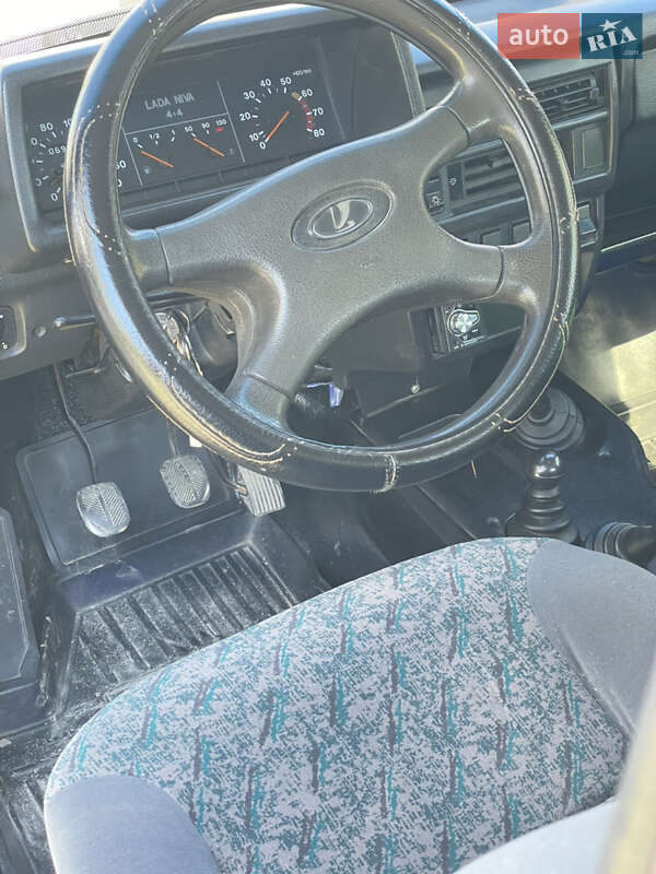 Позашляховик / Кросовер ВАЗ / Lada 21213 Niva 2004 в Гайсину