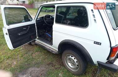 Внедорожник / Кроссовер ВАЗ 21213 Niva 2004 в 