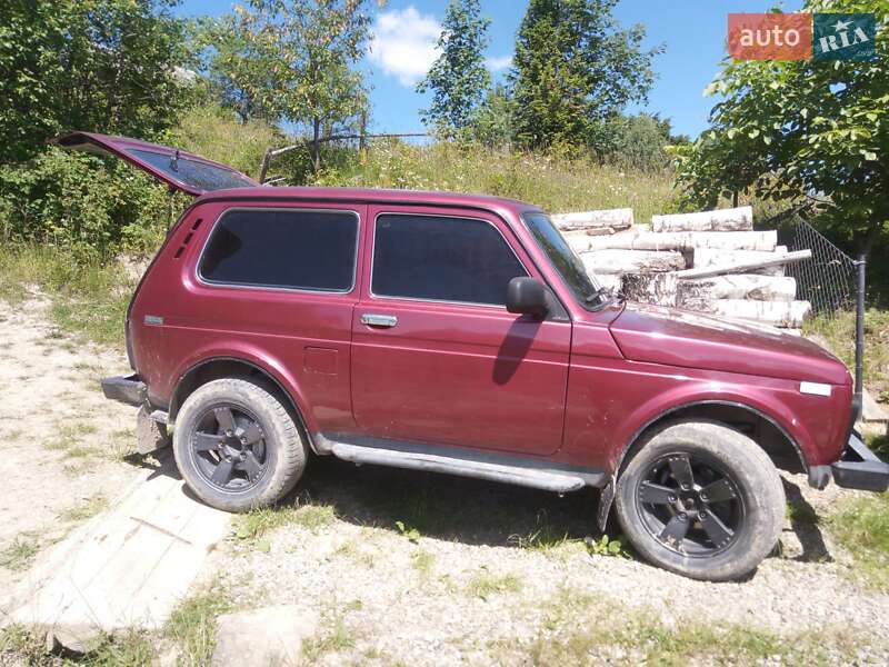 Позашляховик / Кросовер ВАЗ / Lada 21213 Niva 2002 в Косові