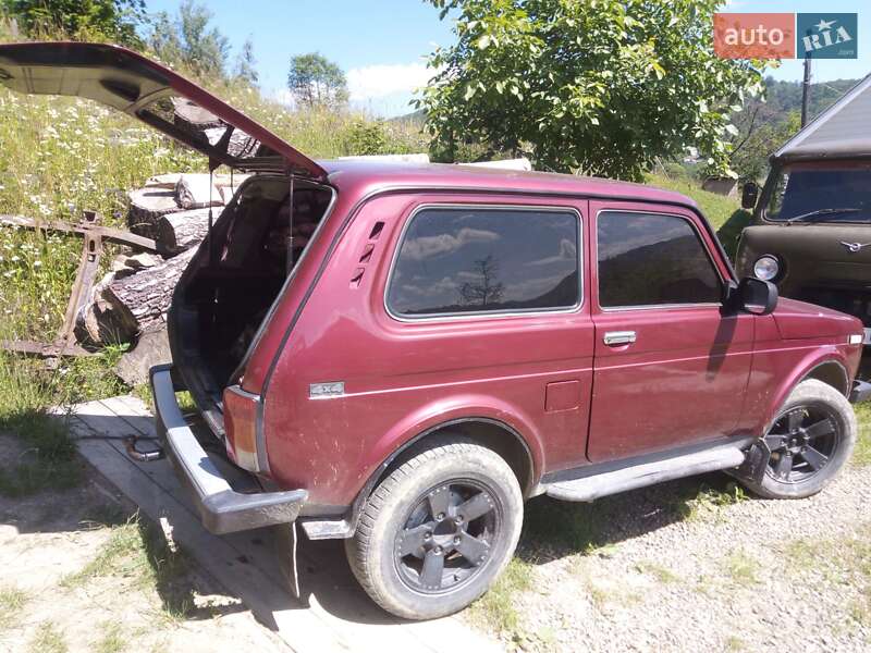 Позашляховик / Кросовер ВАЗ / Lada 21213 Niva 2002 в Косові