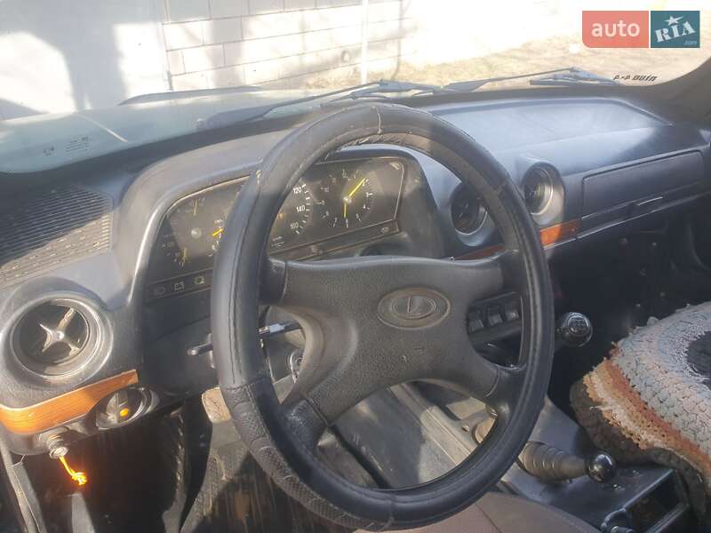 Внедорожник / Кроссовер ВАЗ / Lada 21213 Niva 2000 в Першотравенске