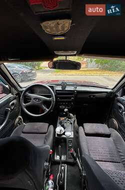 Внедорожник / Кроссовер ВАЗ 21213 Niva 2002 в 