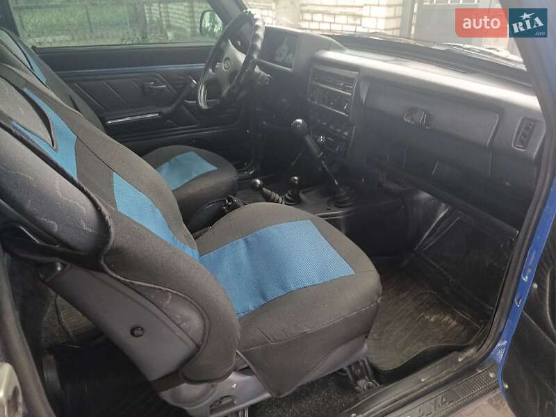 Внедорожник / Кроссовер ВАЗ / Lada 21213 Niva 2004 в Изюме