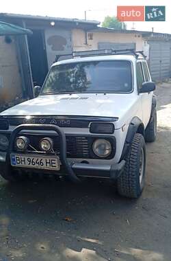 Позашляховик / Кросовер ВАЗ 21213 Niva 2002 в Подільську