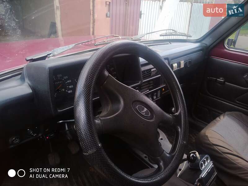 Внедорожник / Кроссовер ВАЗ / Lada 21213 Niva 2002 в Киеве