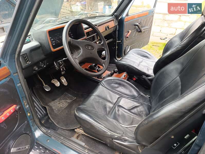 Позашляховик / Кросовер ВАЗ / Lada 21213 Niva 2002 в Бурштині