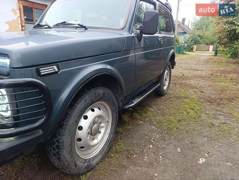 Позашляховик / Кросовер ВАЗ / Lada 21213 Niva 2002 в Бурштині