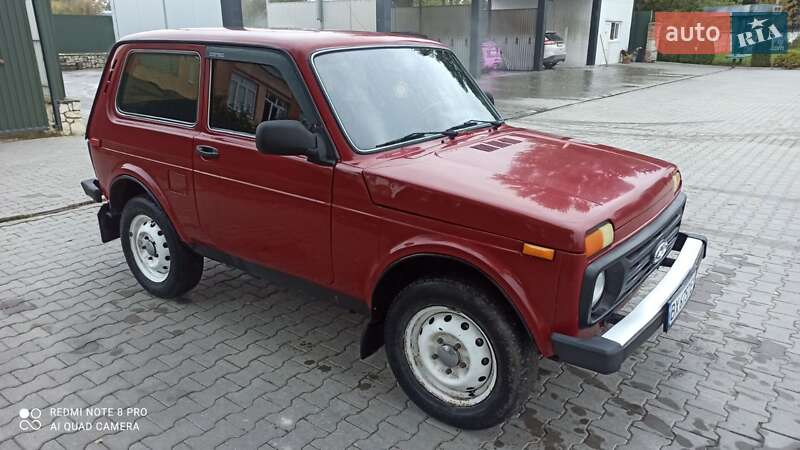 Внедорожник / Кроссовер ВАЗ / Lada 21213 Niva 1998 в Волочиске