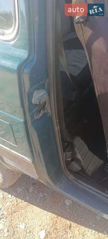 Внедорожник / Кроссовер ВАЗ / Lada 21213 Niva 2002 в Гайсине