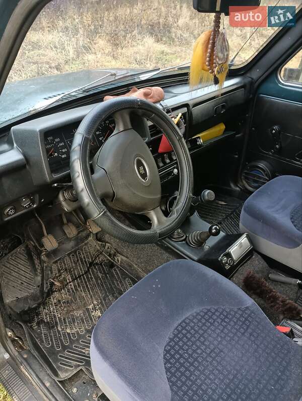 Внедорожник / Кроссовер ВАЗ / Lada 21213 Niva 2002 в Новгород-Северском