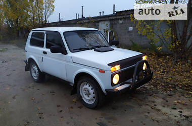 Позашляховик / Кросовер ВАЗ / Lada 21214 / 4x4 2010 в Радомишлі