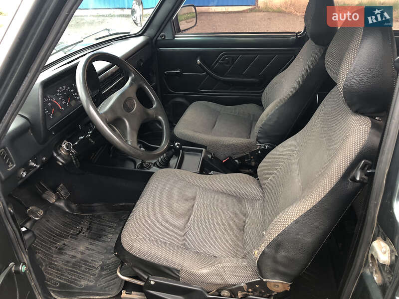 Внедорожник / Кроссовер ВАЗ / Lada 21214 / 4x4 2010 в Первомайске