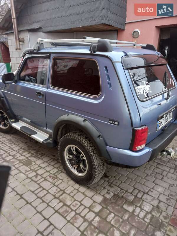 Позашляховик / Кросовер ВАЗ / Lada 21214 / 4x4 2007 в Рівному