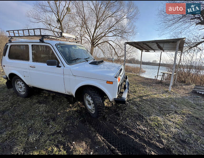 Внедорожник / Кроссовер ВАЗ / Lada 21214 / 4x4 2009 в Обухове