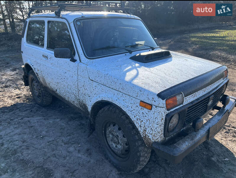 Внедорожник / Кроссовер ВАЗ / Lada 21214 / 4x4 2009 в Обухове