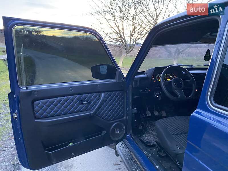 Позашляховик / Кросовер ВАЗ / Lada 21214 / 4x4 2010 в Іршаві
