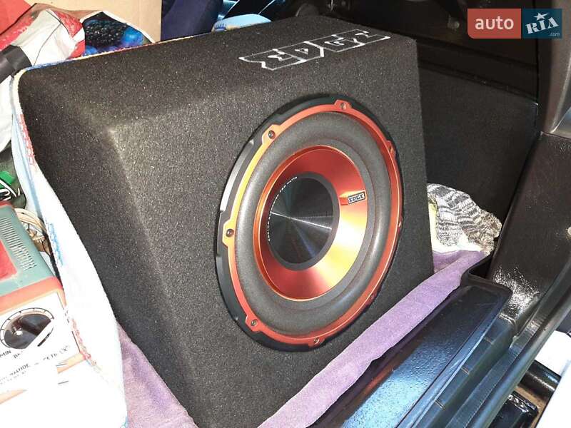 Внедорожник / Кроссовер ВАЗ / Lada 21214 / 4x4 2011 в Киеве