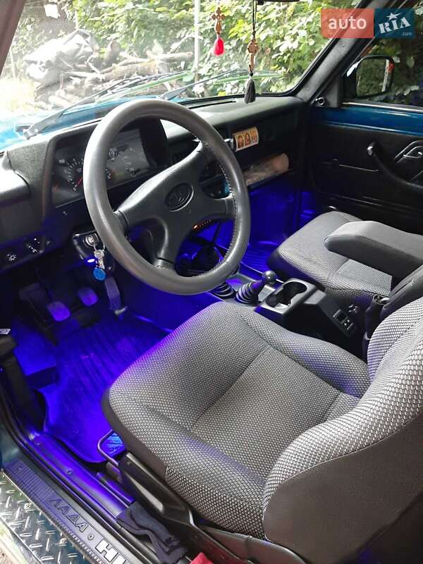 Внедорожник / Кроссовер ВАЗ / Lada 21214 / 4x4 2011 в Киеве