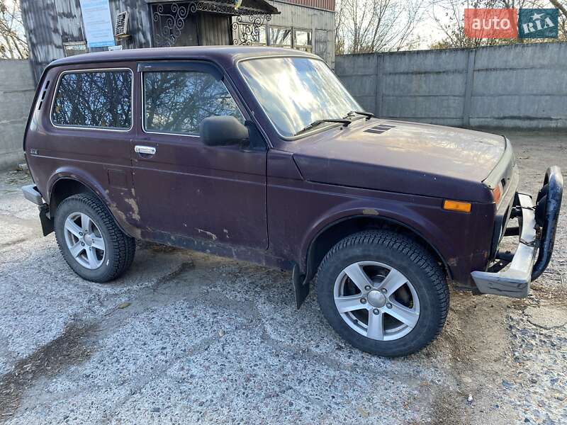 Позашляховик / Кросовер ВАЗ / Lada 21214 / 4x4 2010 в Новомиргороді