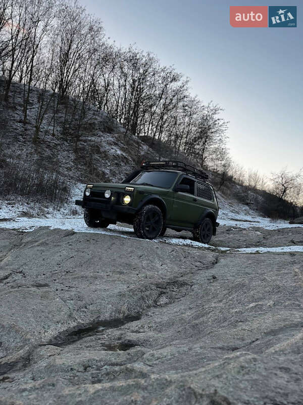 Позашляховик / Кросовер ВАЗ / Lada 21214 / 4x4 2010 в Дніпрі