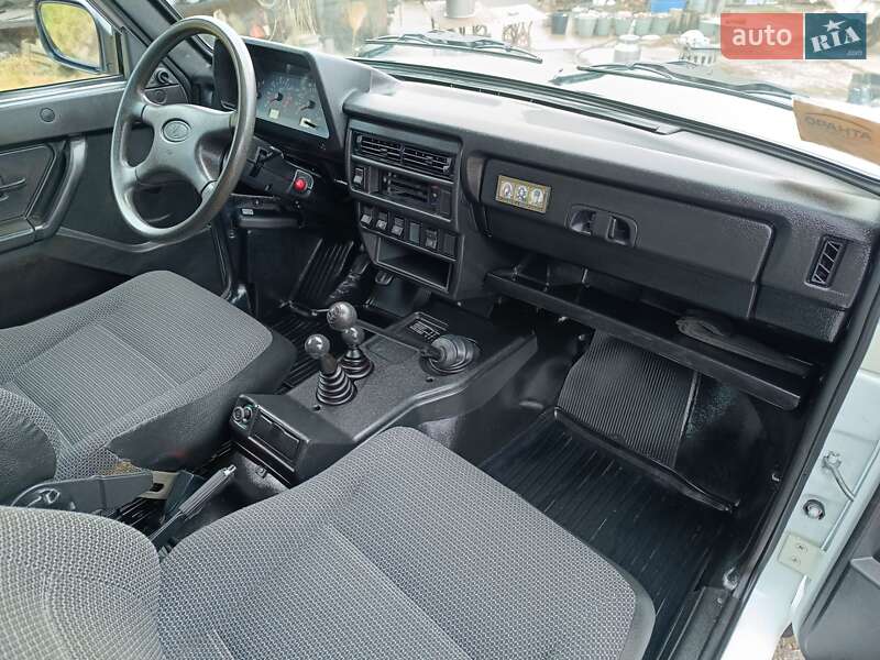 Позашляховик / Кросовер ВАЗ / Lada 21214 / 4x4 2015 в Тульчині