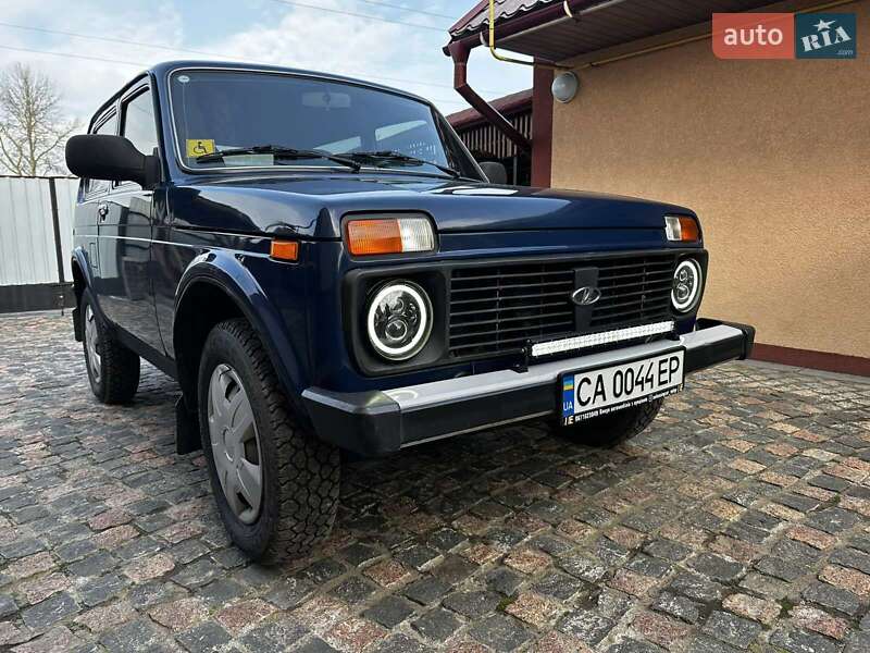 Внедорожник / Кроссовер ВАЗ / Lada 21214 / 4x4 2010 в Городище