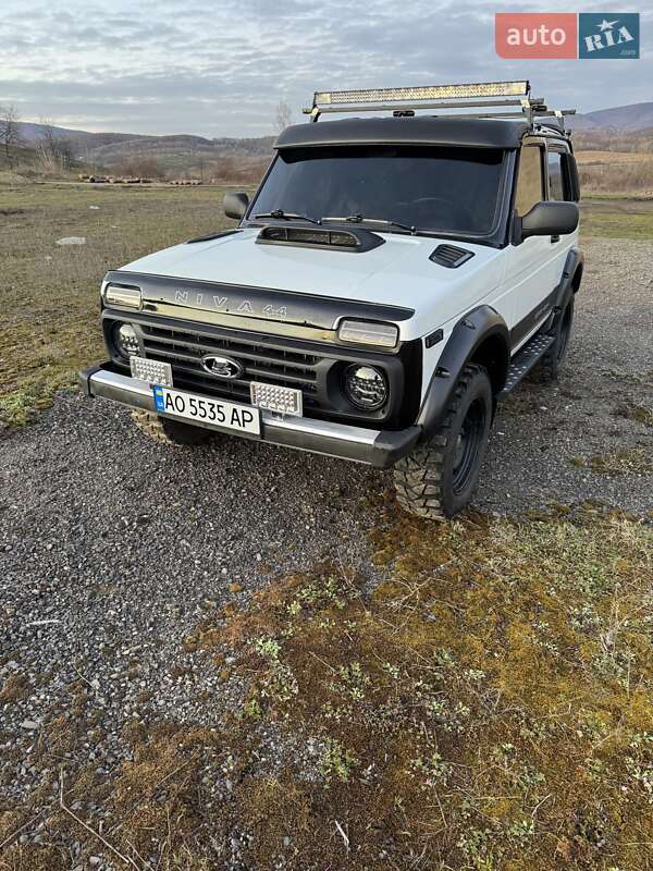 Внедорожник / Кроссовер ВАЗ / Lada 21214 / 4x4 2005 в Ужгороде
