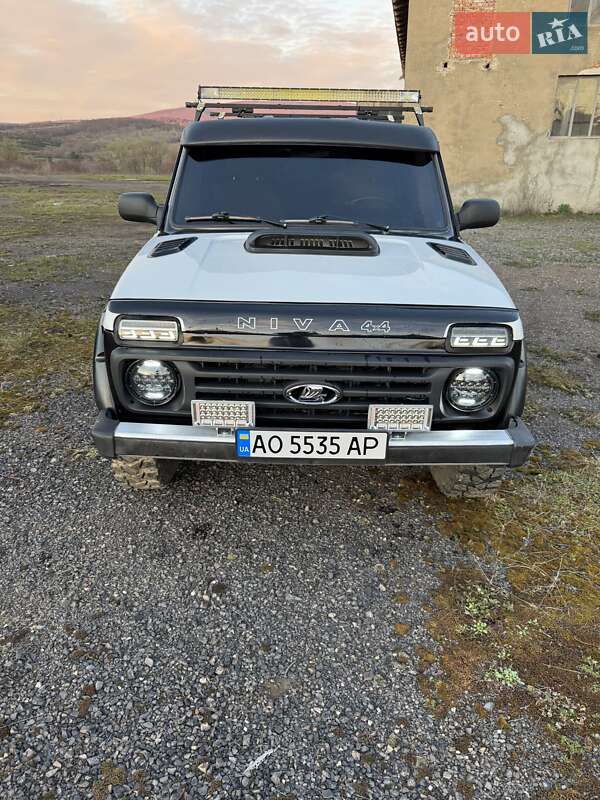 Внедорожник / Кроссовер ВАЗ / Lada 21214 / 4x4 2005 в Ужгороде