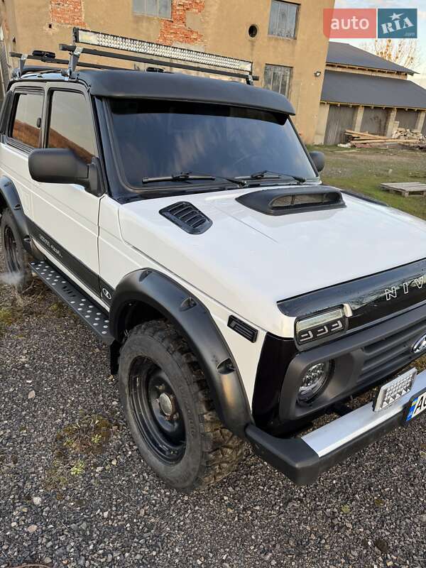 Внедорожник / Кроссовер ВАЗ / Lada 21214 / 4x4 2005 в Ужгороде