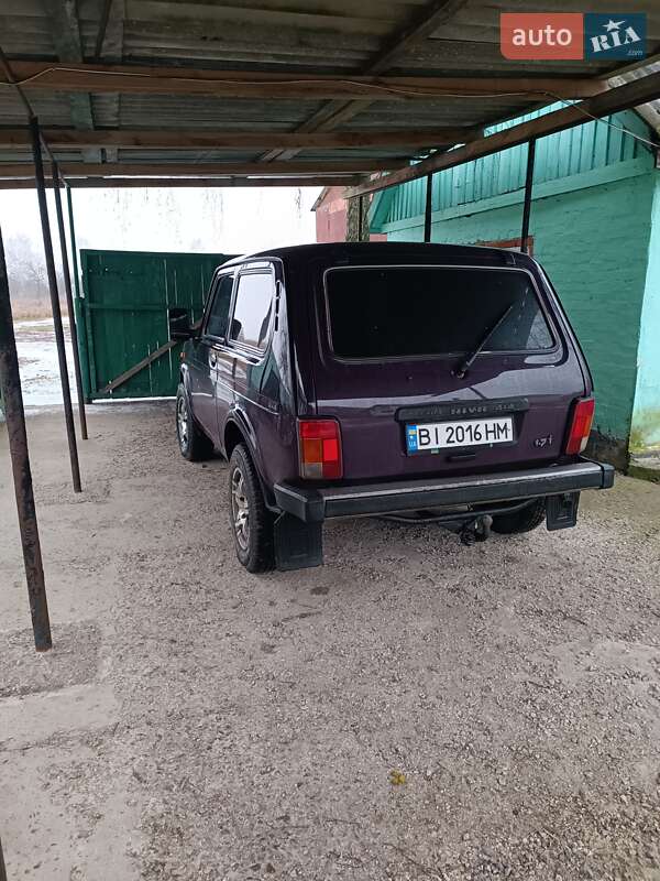 Внедорожник / Кроссовер ВАЗ / Lada 21214 / 4x4 2004 в Миргороде