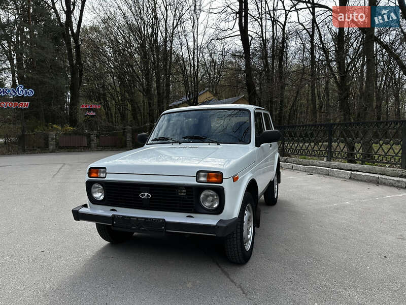 Внедорожник / Кроссовер ВАЗ / Lada 21214 / 4x4 2014 в Хмельнике