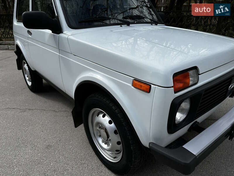 Внедорожник / Кроссовер ВАЗ / Lada 21214 / 4x4 2014 в Хмельнике