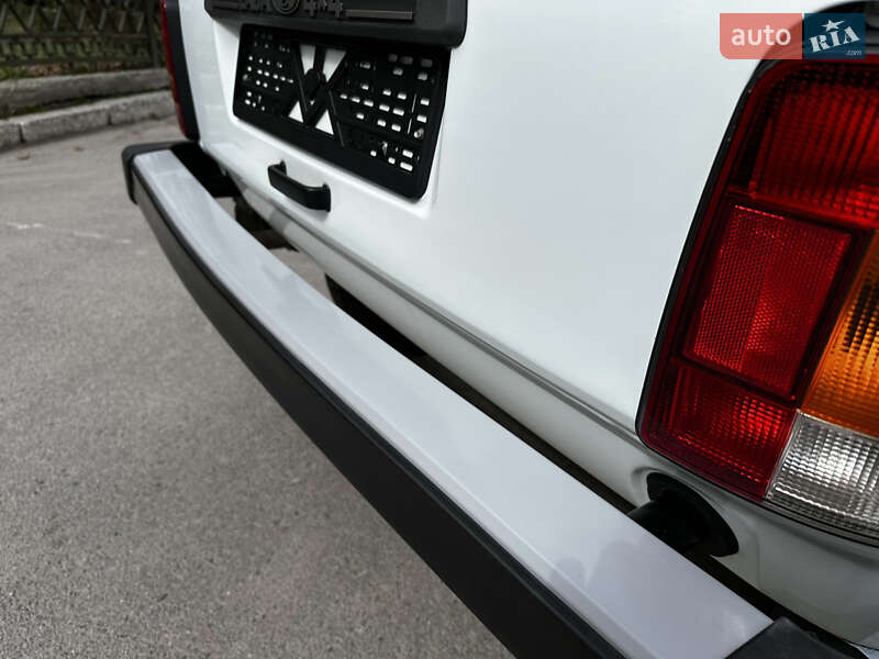 Внедорожник / Кроссовер ВАЗ / Lada 21214 / 4x4 2014 в Хмельнике