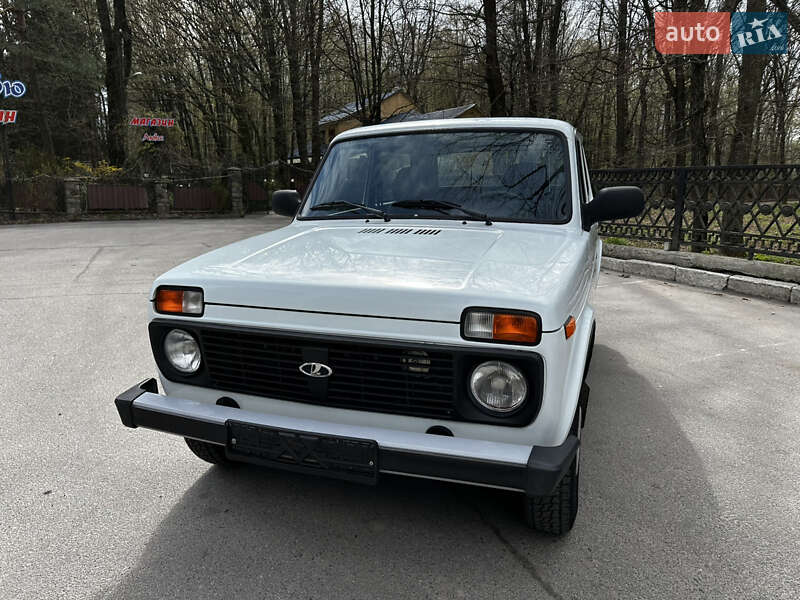 Внедорожник / Кроссовер ВАЗ / Lada 21214 / 4x4 2014 в Хмельнике