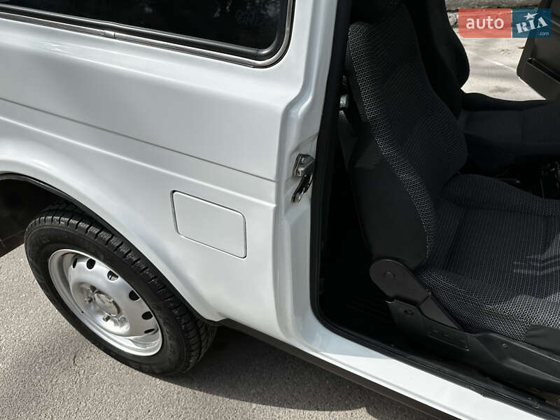 Внедорожник / Кроссовер ВАЗ / Lada 21214 / 4x4 2014 в Хмельнике