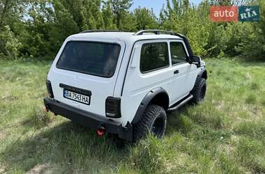 Позашляховик / Кросовер ВАЗ 21214 / 4x4 2008 в 