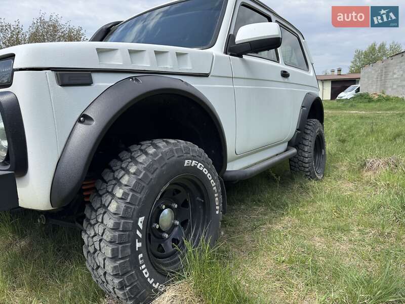 Позашляховик / Кросовер ВАЗ / Lada 21214 / 4x4 2008 в Умані