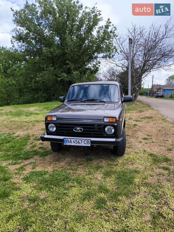Внедорожник / Кроссовер ВАЗ 21214 / 4x4 2019 в 