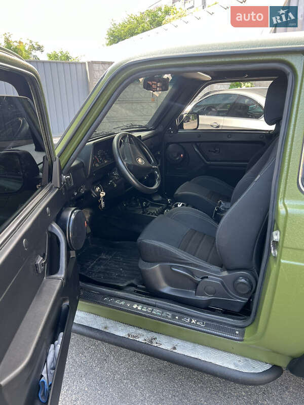 Позашляховик / Кросовер ВАЗ / Lada 21214 / 4x4 2010 в Дніпрі