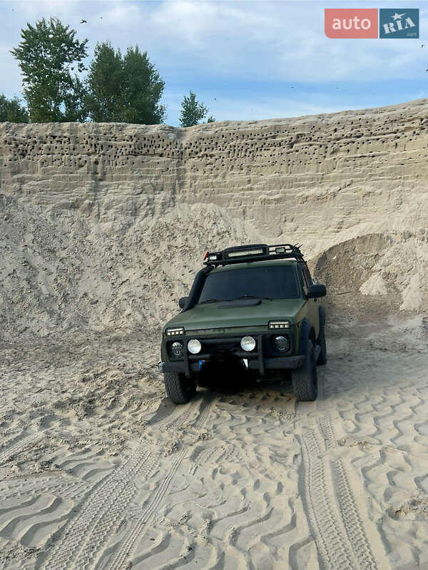 Позашляховик / Кросовер ВАЗ / Lada 21214 / 4x4 2010 в Дніпрі