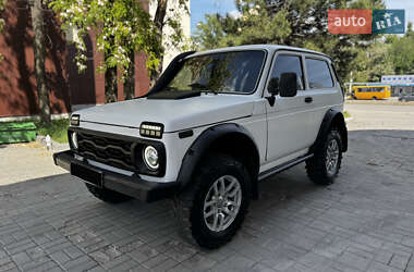 Позашляховик / Кросовер ВАЗ 21214 / 4x4 2014 в Дніпрі