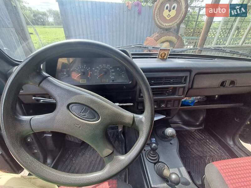 Внедорожник / Кроссовер ВАЗ / Lada 21214 / 4x4 2012 в Бахмаче