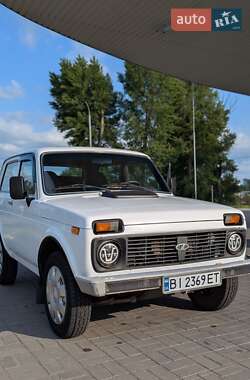 Позашляховик / Кросовер ВАЗ 21214 / 4x4 2008 в Кременчуці