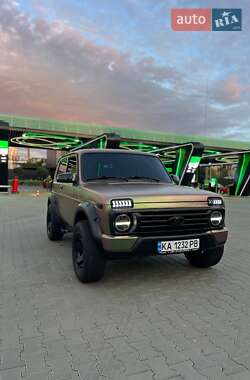Внедорожник / Кроссовер ВАЗ 21214 / 4x4 2014 в Киеве