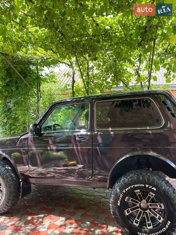 Позашляховик / Кросовер ВАЗ / Lada 21214 / 4x4 2005 в Чернівцях