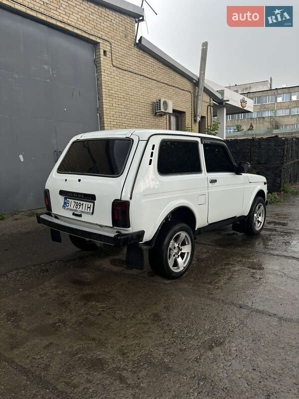 Позашляховик / Кросовер ВАЗ / Lada 21214 / 4x4 2013 в Харкові