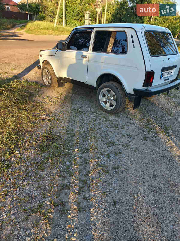 Позашляховик / Кросовер ВАЗ / Lada 21214 / 4x4 2013 в Харкові