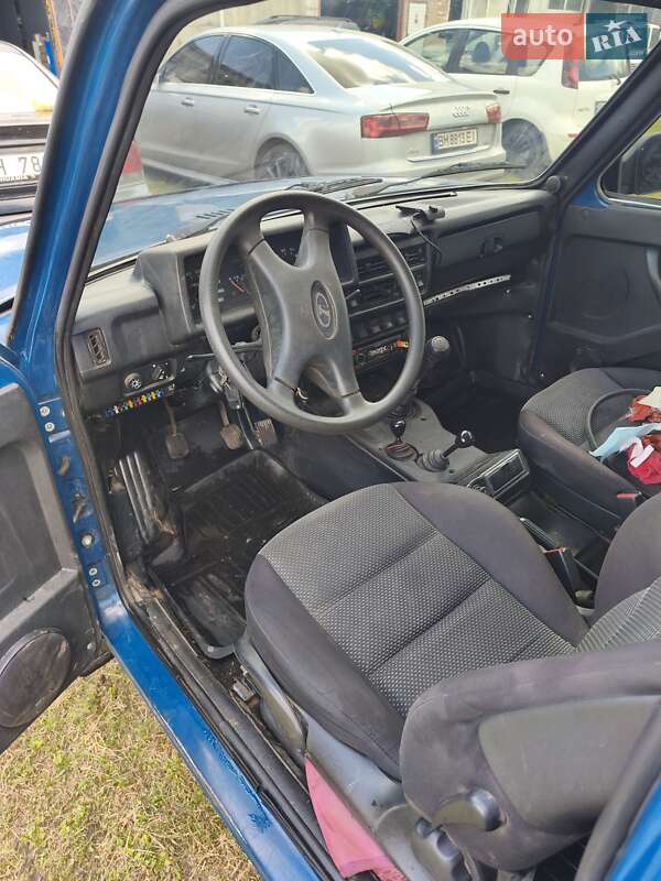 Позашляховик / Кросовер ВАЗ / Lada 21214 / 4x4 2010 в Сумах